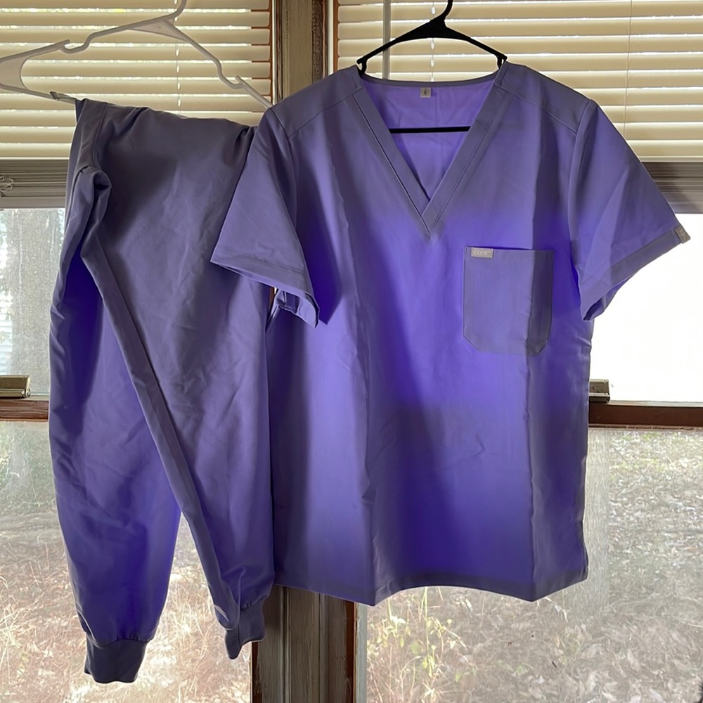 CODENXT SCRUB SET